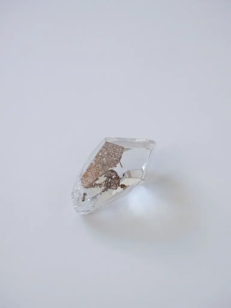 High Quality Clear Quartz With Rainbow And Raw Side 65g