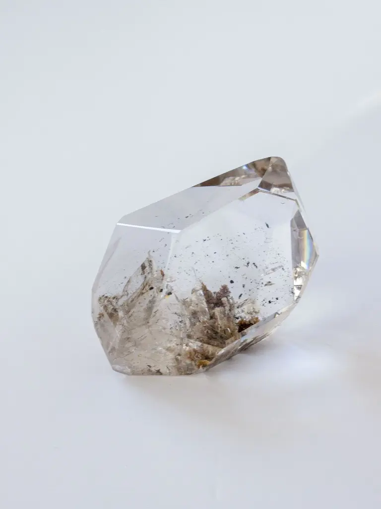 High Quality Clear Quartz With Phantom 211g