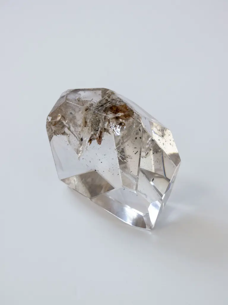 High Quality Clear Quartz With Phantom 211g