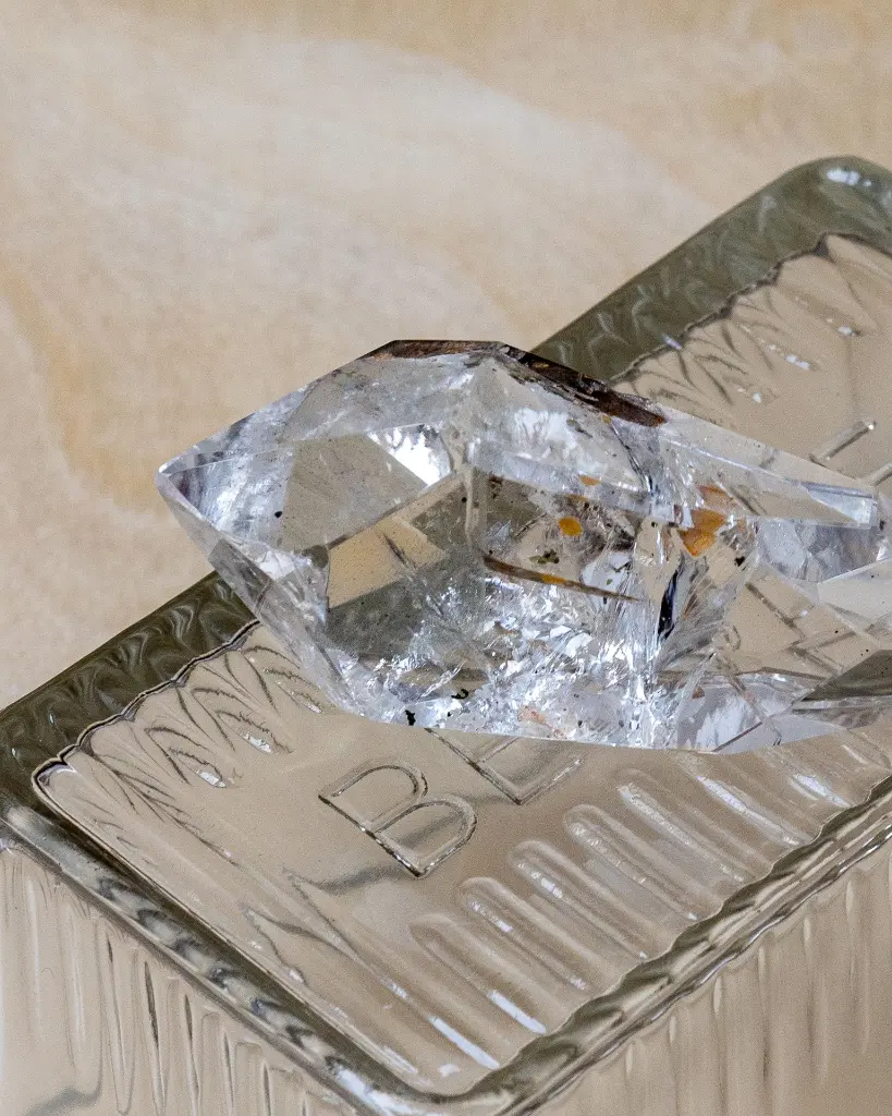 High Quality Clear Quartz With Phantom 147g