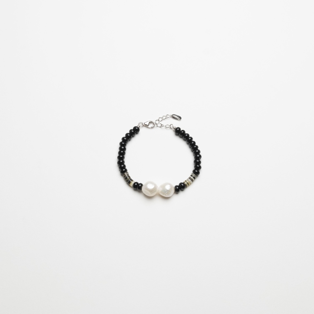 [NATB1021S-1] Black Agate Gemstone Bracelet with Semi-round White Pearls and Shell
