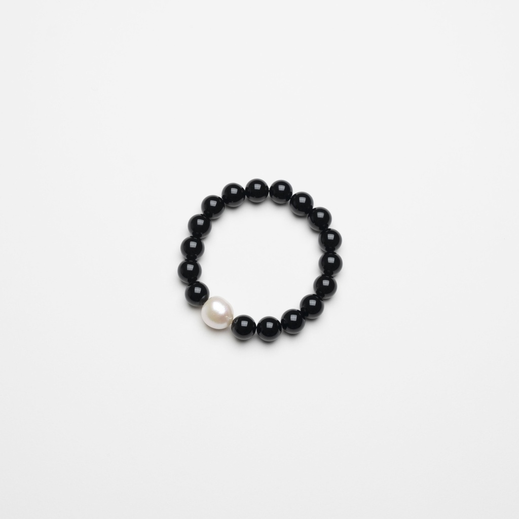 [NATB1029S-2] Black Agate Gemstone Bracelet with Semi-round White Pearl