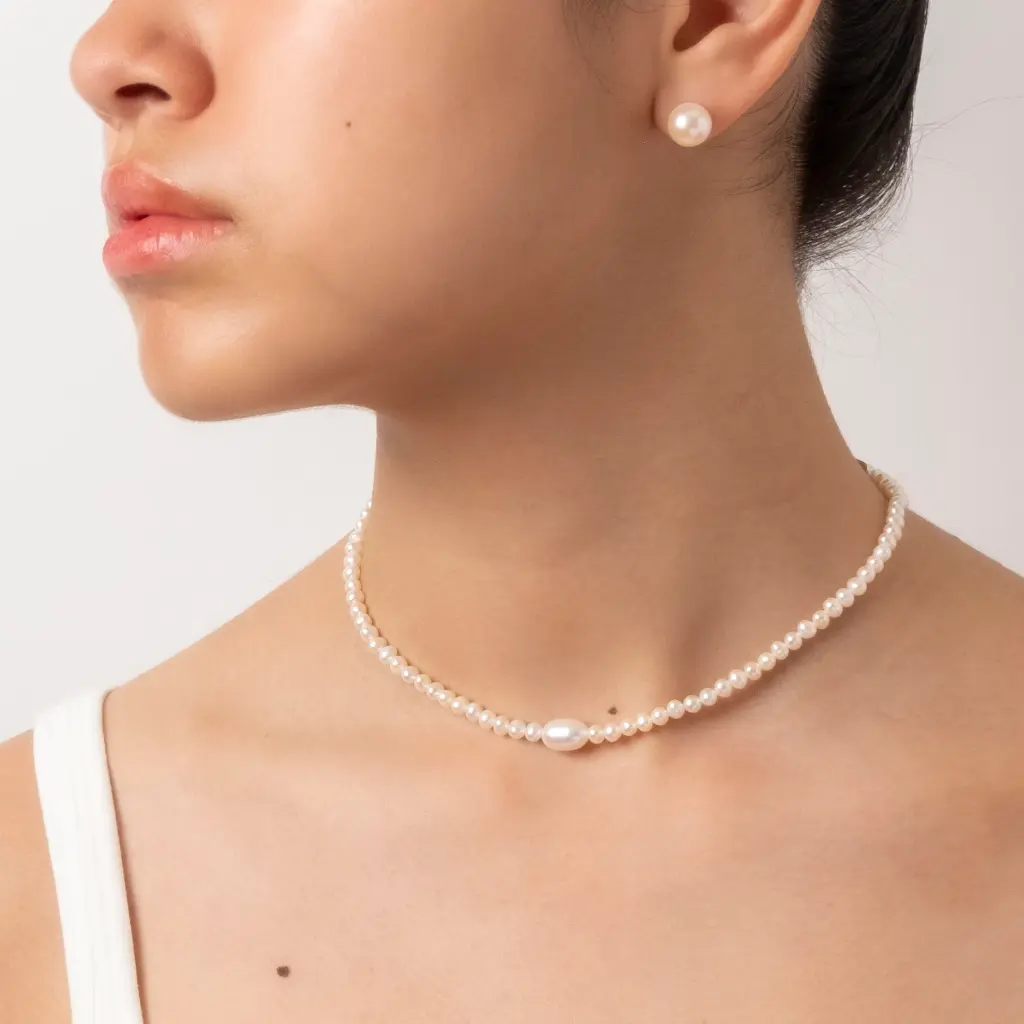 [NATN1097S] 5mm White Freshwater Pearl Necklace with 7x10mm Centered Pearl