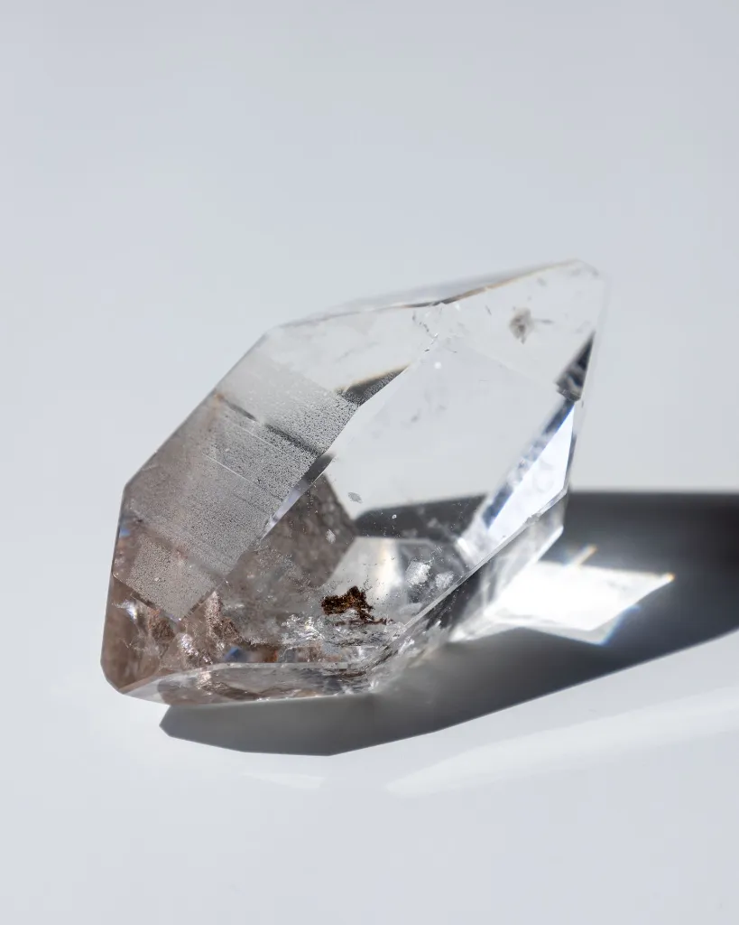 [NATC1155] High Quality Clear Quartz With Rainbow And Raw Side 65g