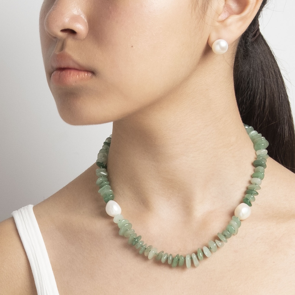 Aventurine Gemstone Necklace with White Semi-round Pearl