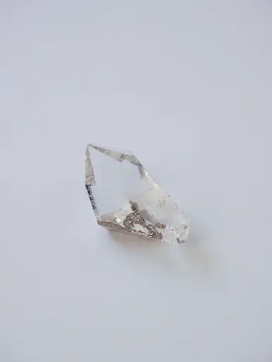 [NATC1155] High Quality Clear Quartz With Rainbow And Raw Side 65g